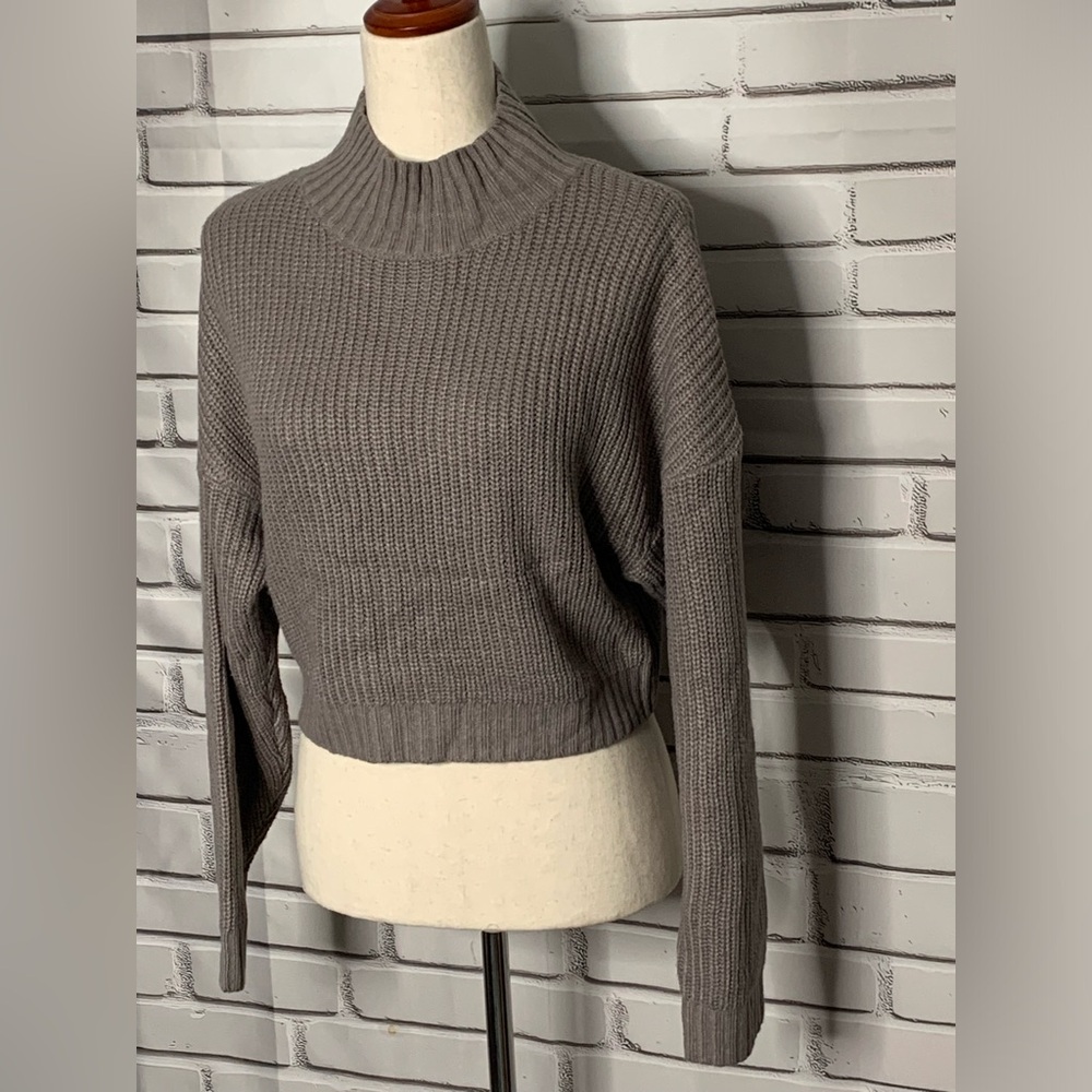 3/$10 ZAFUL Women’s Ribbed Mock Neck Knit Sweater Size Small - Picture 2 of 16